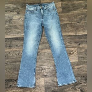 Express skyscraper mid rise jeans Light Wash Straight Leg Jeans